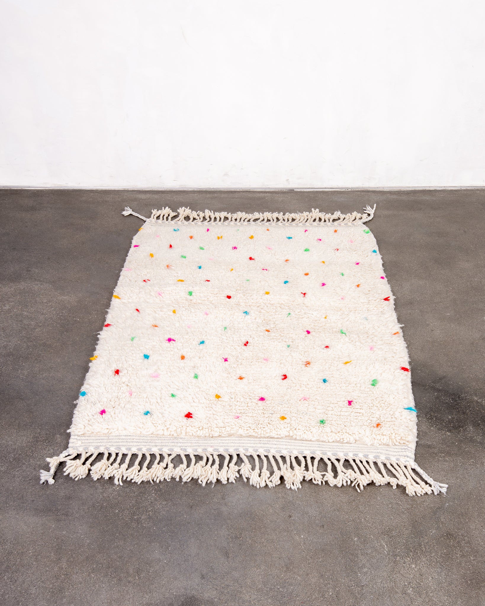 Modern designer handcrafted Berber rug from morocco Beniourain with beautiful colors and patterns